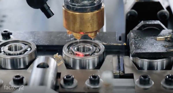 Come determinare la giusta quantità di grasso per ottenere prestazioni ottimali dei cuscinetti volventi